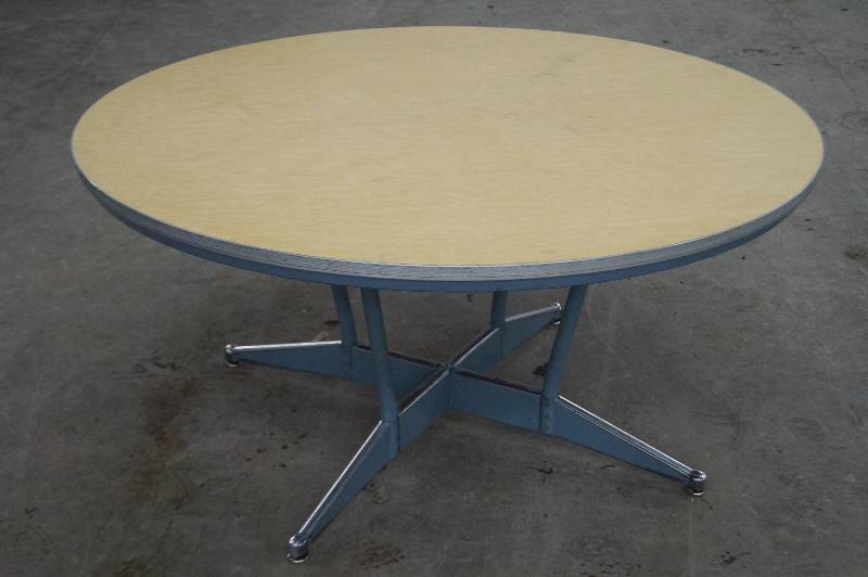Round Table