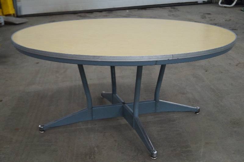 Round Table