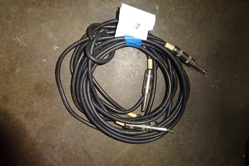 lot 10 image: Batch of 2 - 8 14 TS cables