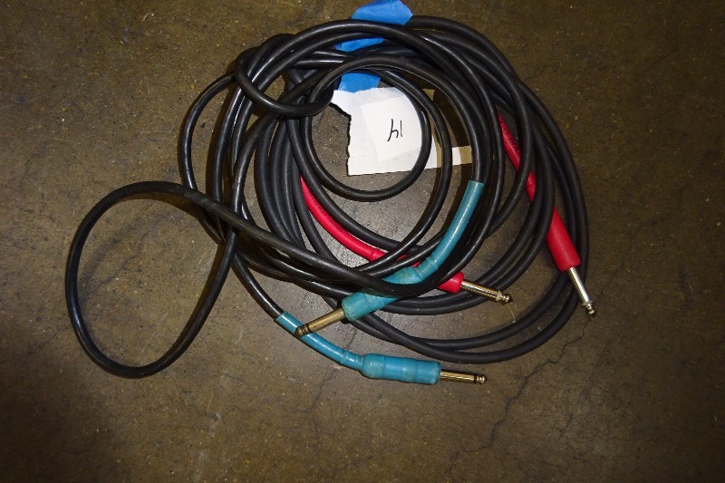 lot 14 image: Batch of 2 - 8 14 TS cables