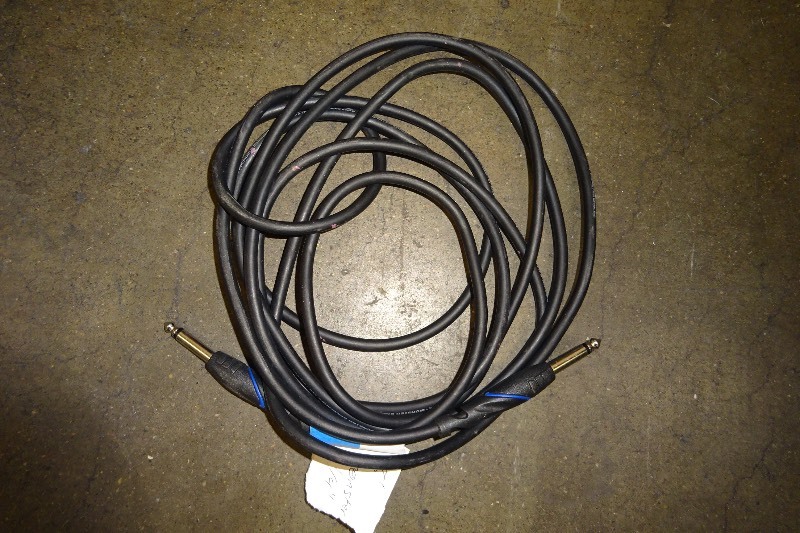 lot 17 image: 8 Prolink Monster standard 100 14 TS cable