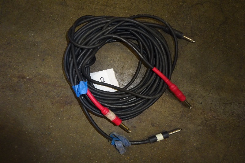 lot 20 image: Batch of 2 20 14 TS cables ends 90 degree and straight
