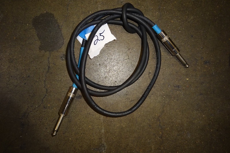 lot 25 image: 5 Neutrik 14 TS cable
