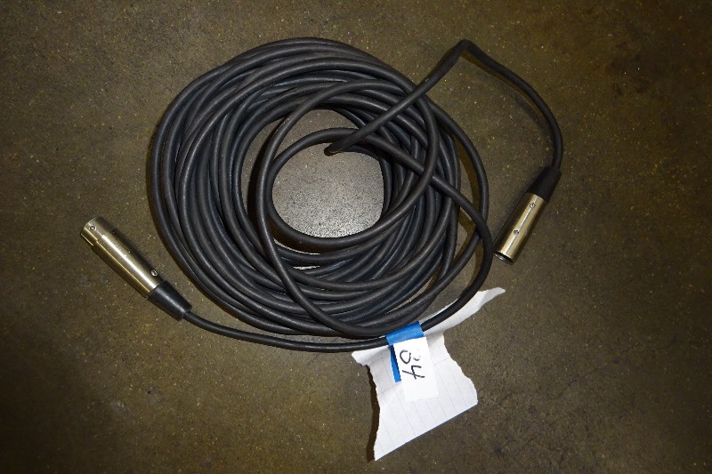 lot 34 image: 100 Switchcraft XLR