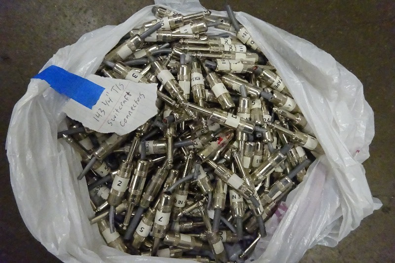 lot 37 image: 143 14 TS switchcraft connectors