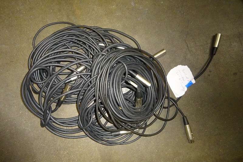 lot 41 image: Batch of 8 assorted 20 XLR cables