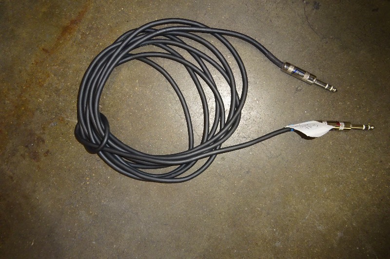 lot 42 image: 15 14 TS cables