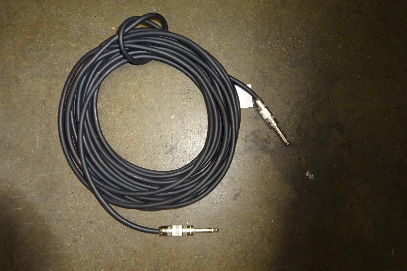 lot 56 image: 25 Switchcraft 14 TS cable