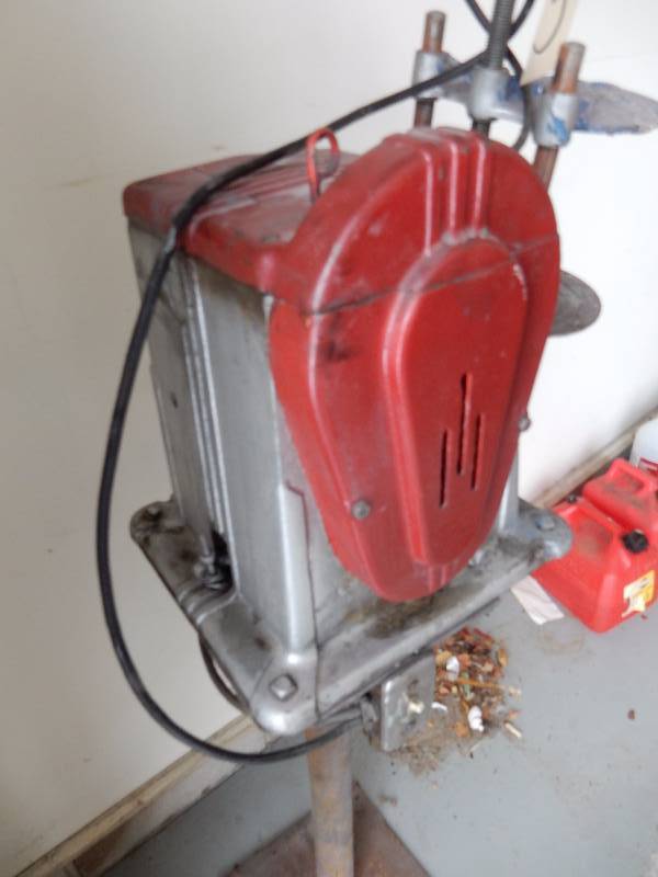 lot 5 image: Electric Paint Shaker