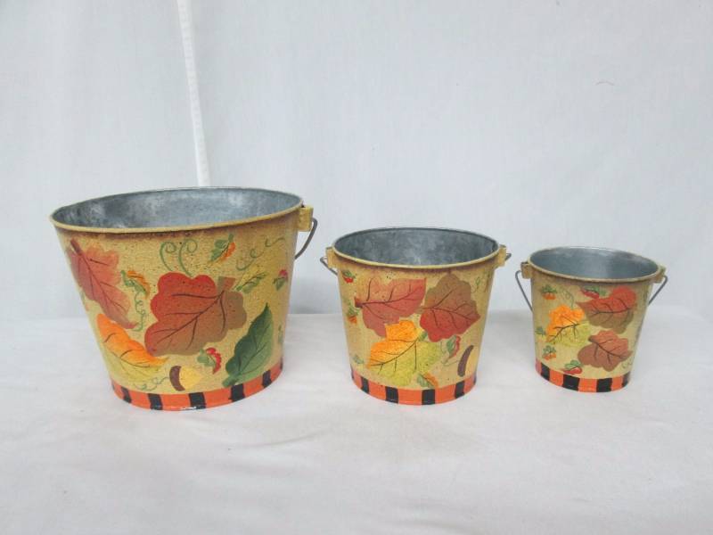 Leaves Tin Buckets