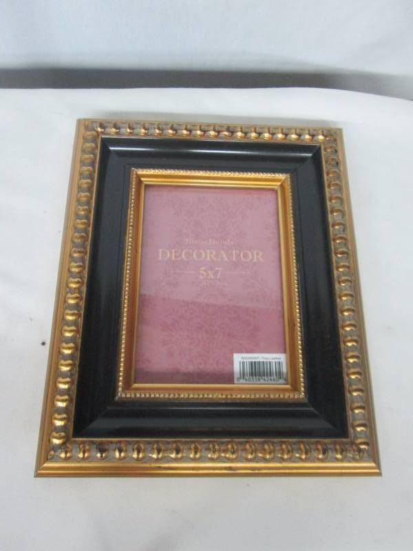 Home Trends Decorator Picture Frame