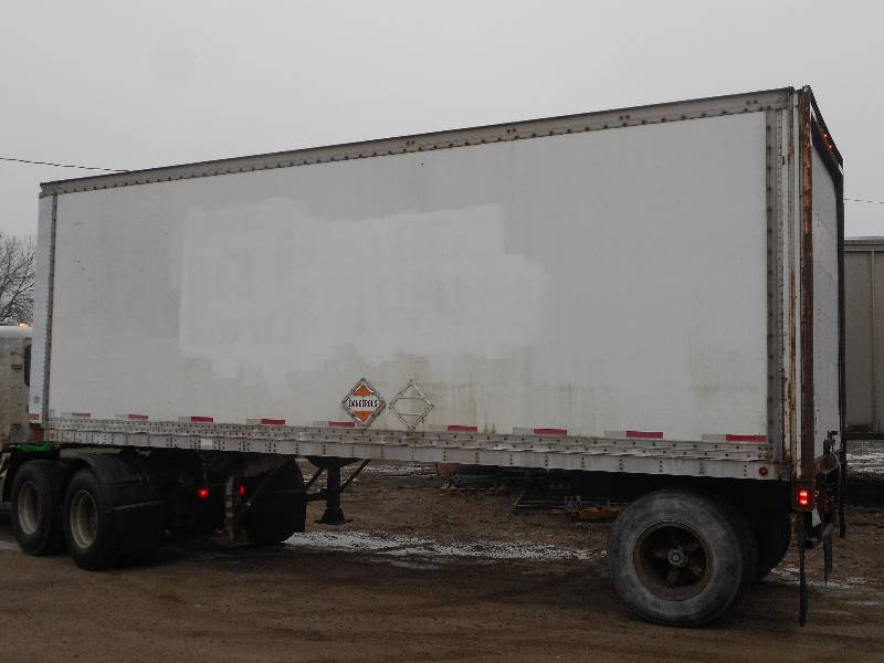 lot 1 image: 1979 Trailmobile 28ft Semi Trailer