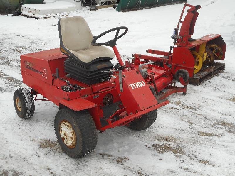 lot 3 image: Toro Groundsmaster 52 Set