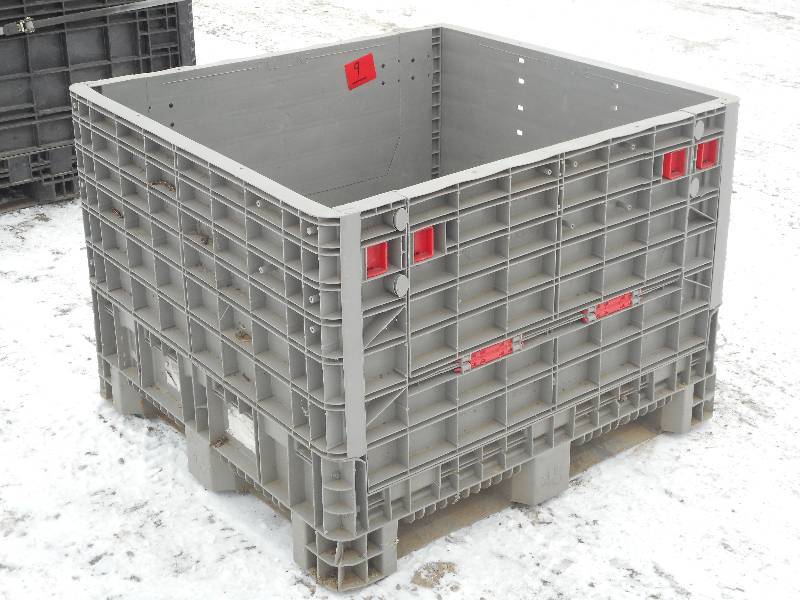 lot 9 image: Heavy Duty Folding Pallet Crate