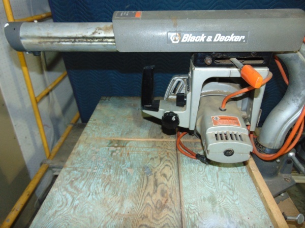 Black & Decker Radial Arm Saw