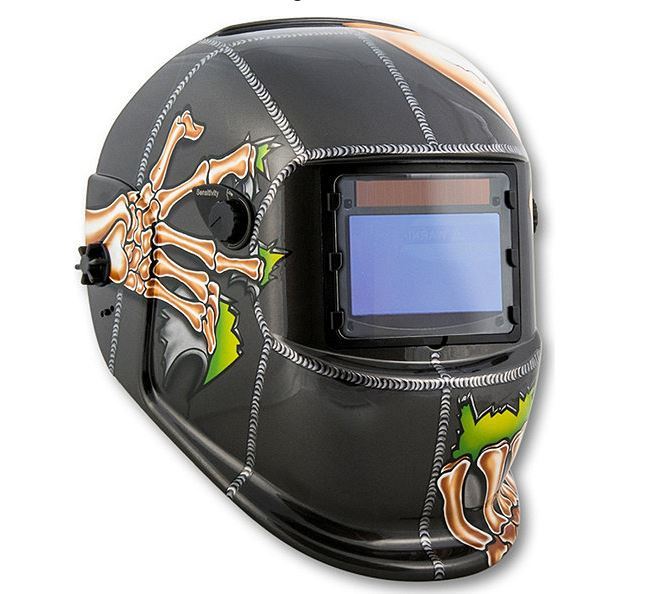 lot 79 image: Welding Helmet with Skull Wrecker design