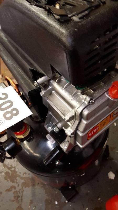 lot 208 image: Master Craft 10-Gallon 3.5 HP Air Compressor