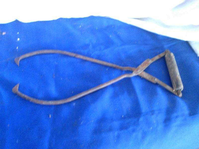 antique small ice tong