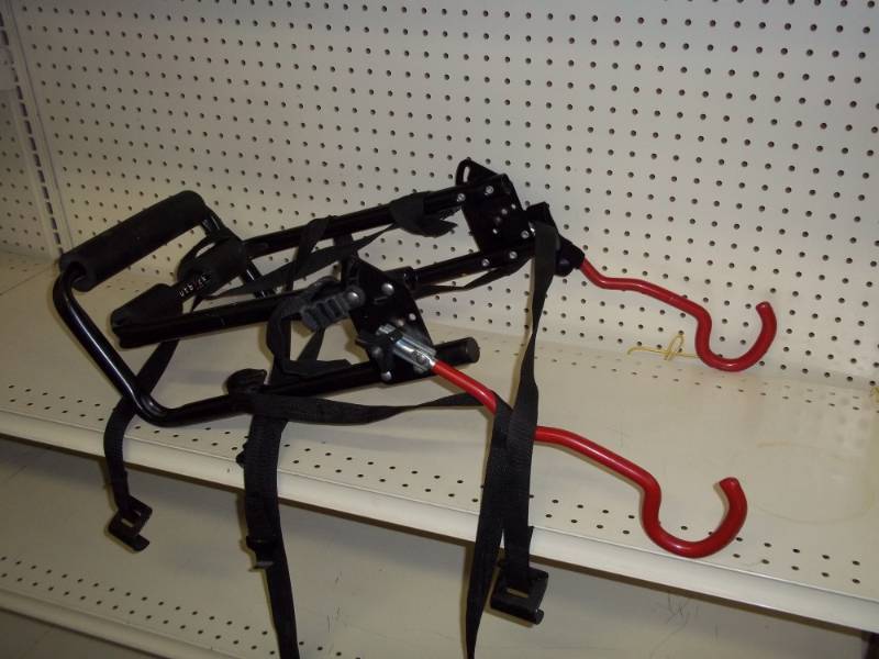 lot 14 image: Car Bike Rack