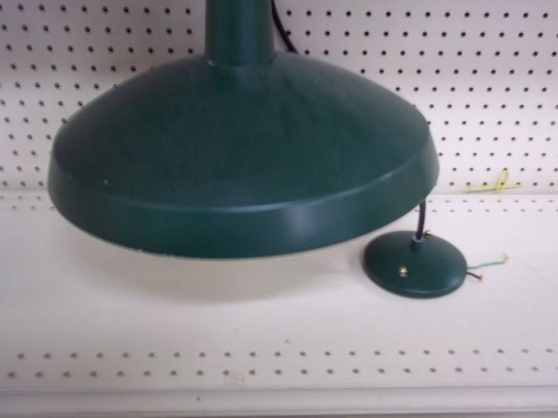 lot 25 image: Hanging Green Light
