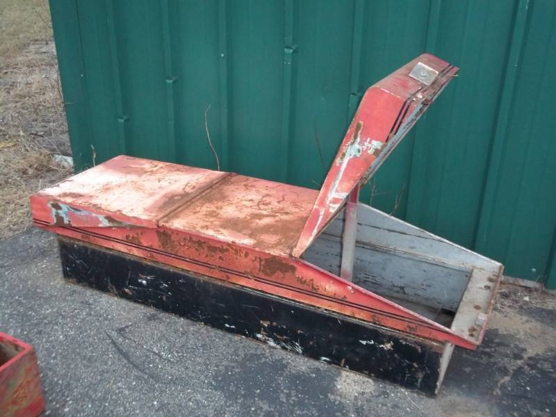 lot 34 image: Steel Truck Box with 2 doors, 63 inside box
