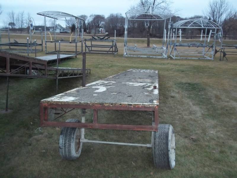 lot 36 image: 32 X 4 Roll in Steel Dock with Thick Fiberglass Decking. Just need new carpet
