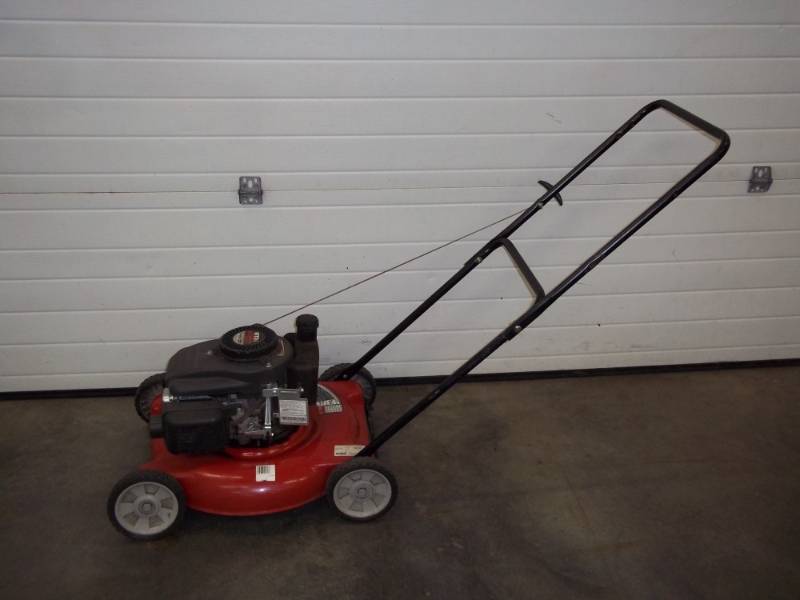 lot 38 image: MTD 20 Side Discharge 139cc push mower