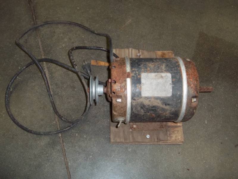 lot 45 image: 13 HP Motor 110 V, Tested and works