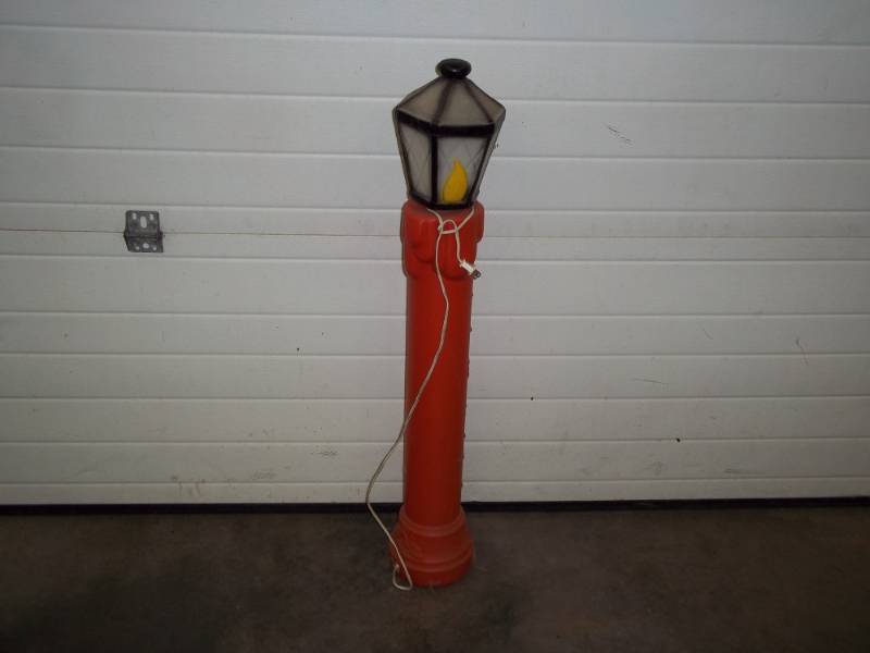 lot 49 image: Outdoor dcor light