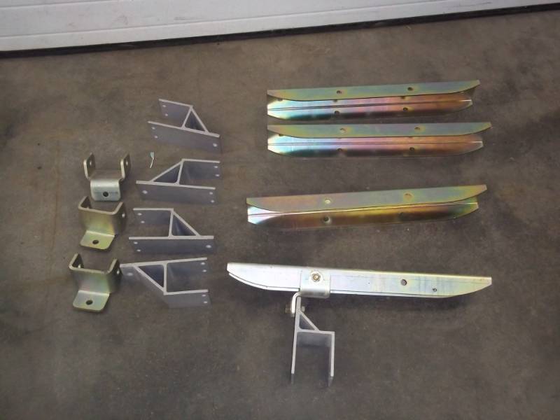 lot 67 image: New Boat bunk Brackets set of 4