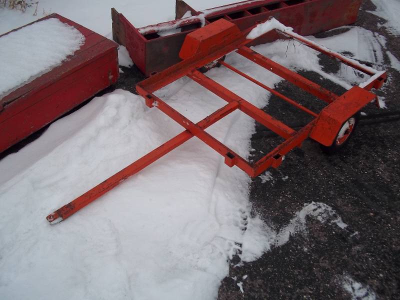 lot 98 image: Garden trailer 30 x 40
