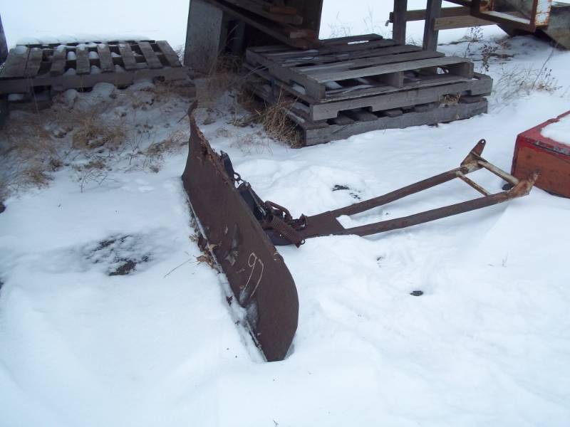 lot 99 image: 5 Snow plow