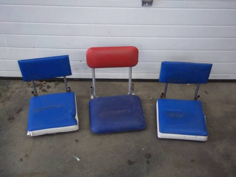 lot 101 image: 3 folding boat or fish house seats