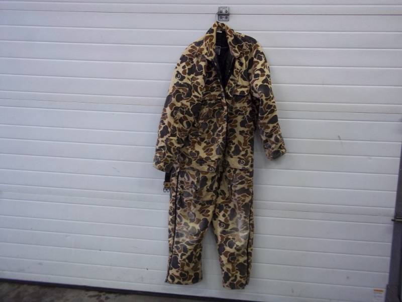 lot 121 image: Camo Coveralls Size unknown
