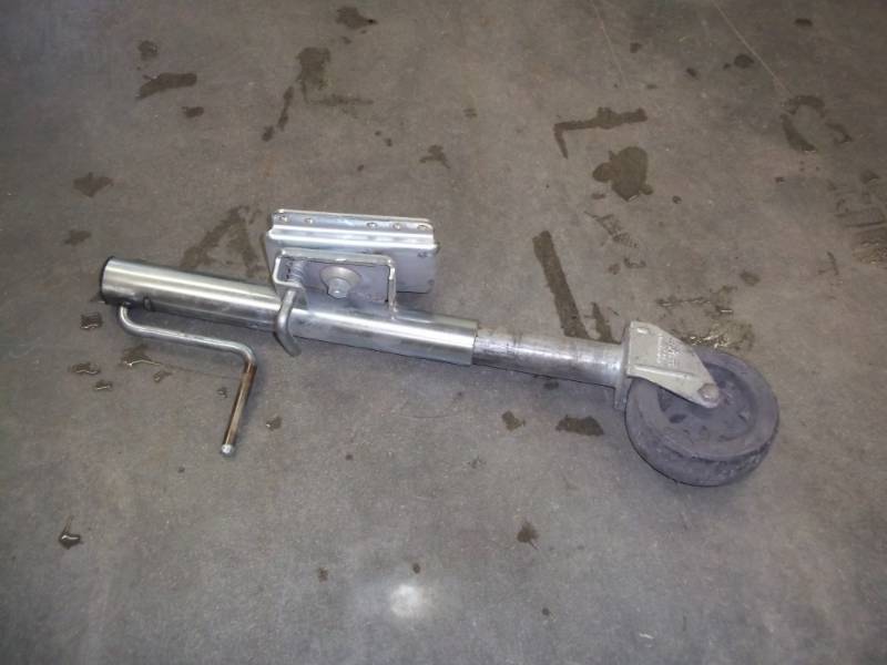 lot 143 image: Trailer jack