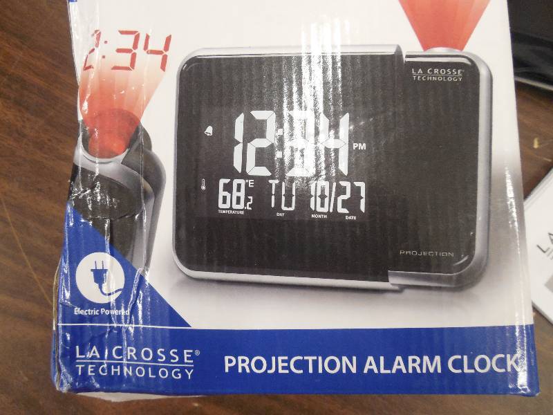 lot 4 image: Projection Alarm Clock with Indoor Temperature