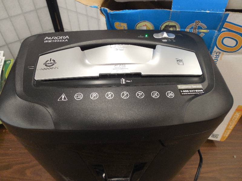 lot 15 image: Aurora Medium Use 10 Sheet Crosscut Paper Shredder