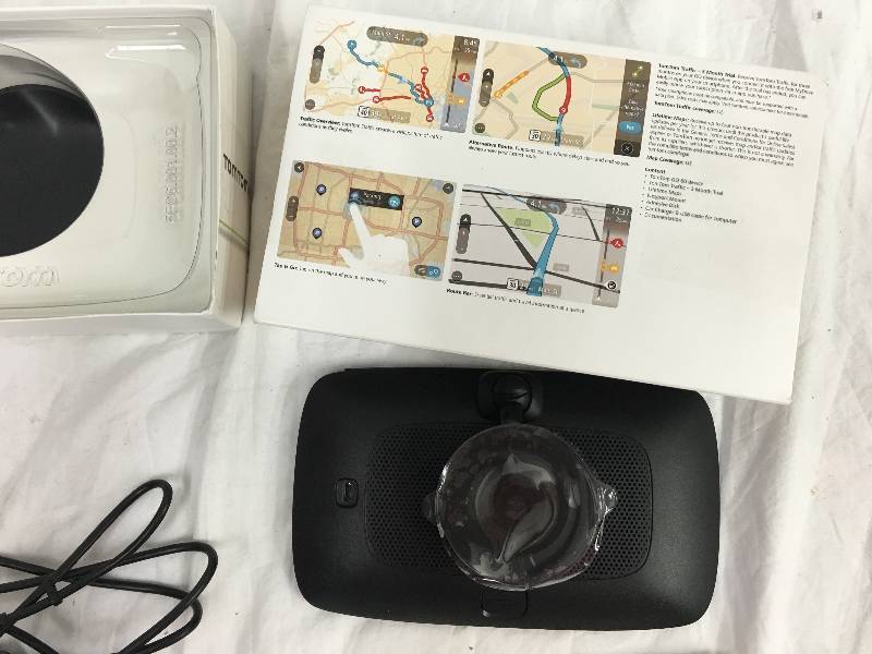 TomTom GO 60 6 Touch Screen GPS Navigation retail $154