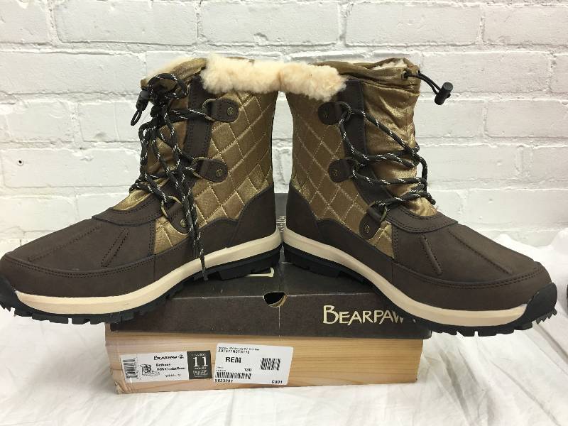 Bearpaw Womens Bethany Waterproof Boot size 11 retail $100