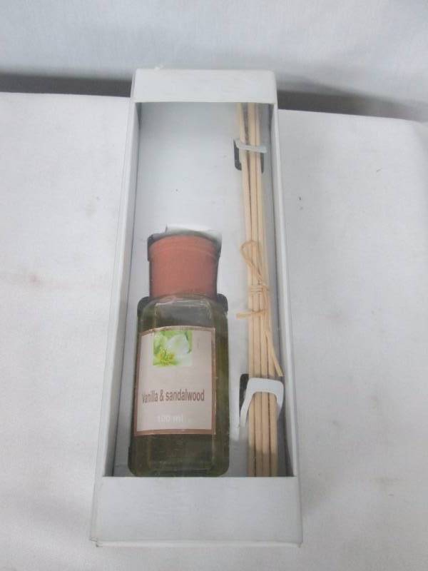 Oil Diffuser With Sticks