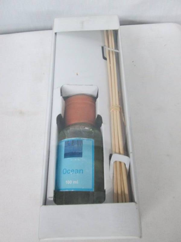 Oil Diffuser With Sticks