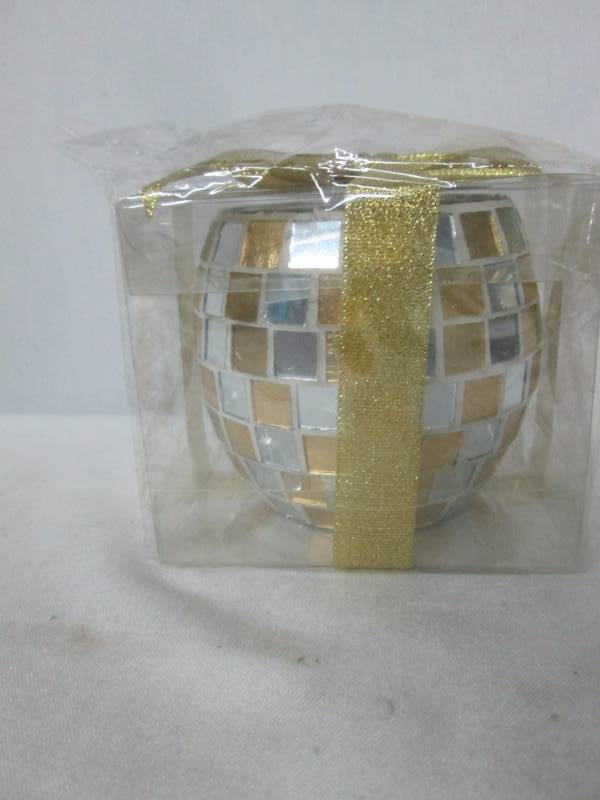 Silver and Gold Tile Design Candle