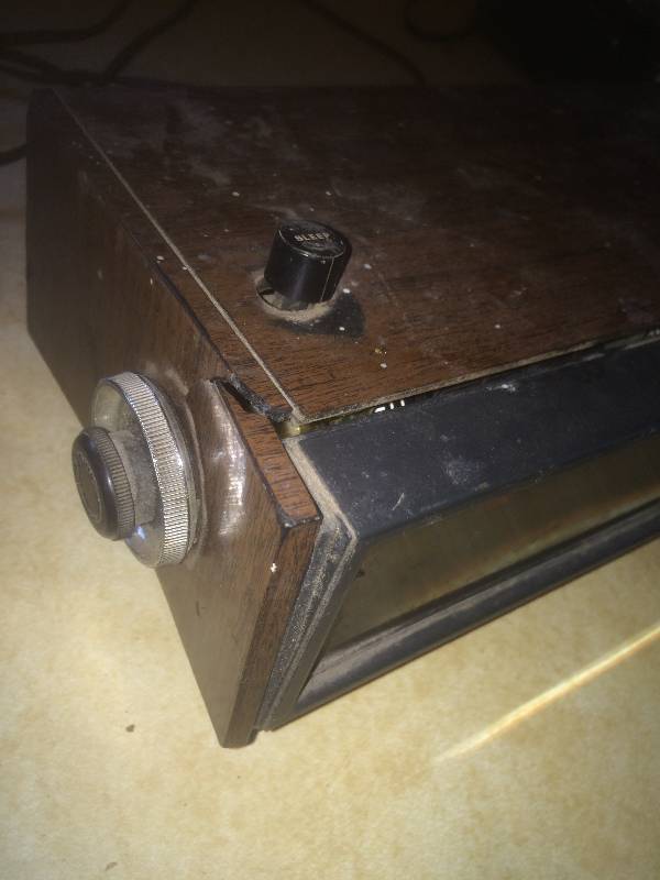 Bench top radio