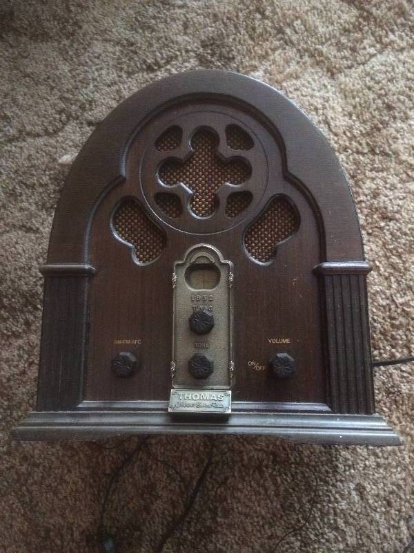 Old Thomas radio