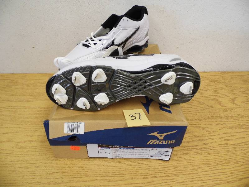 New Mizuno Spikes