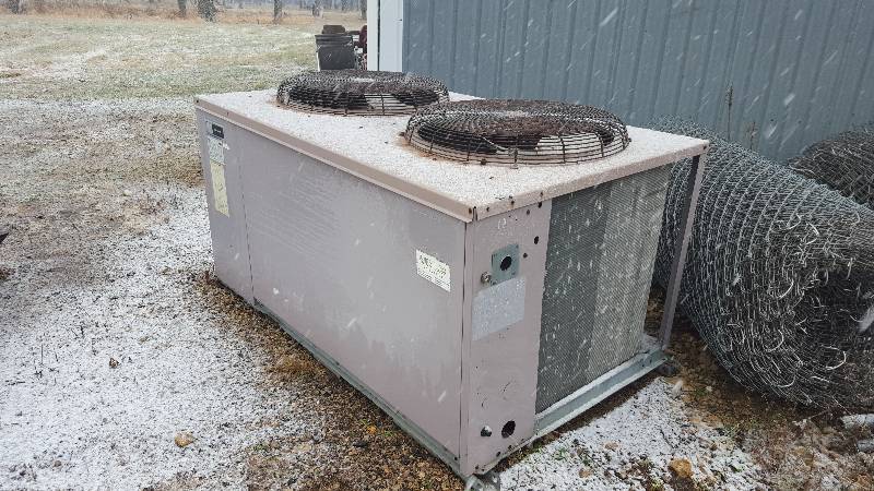 Carrier Split System Outdoor Air Conditioning Unit