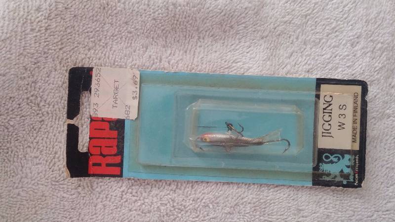 4 fishing jigs