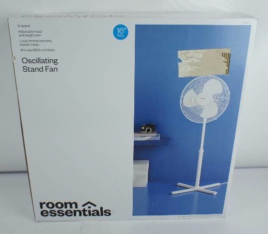 lot 83 image: Room Essentials White 16 3 Speed Oscillating Stand Fan