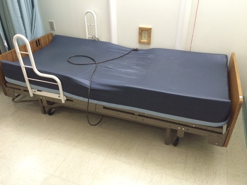 Adjustable hospital bed