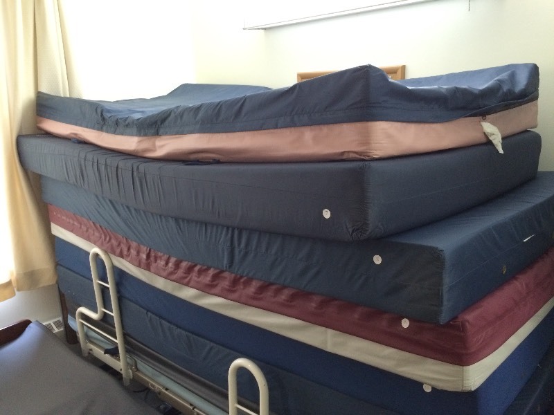 Hospital bed mattress